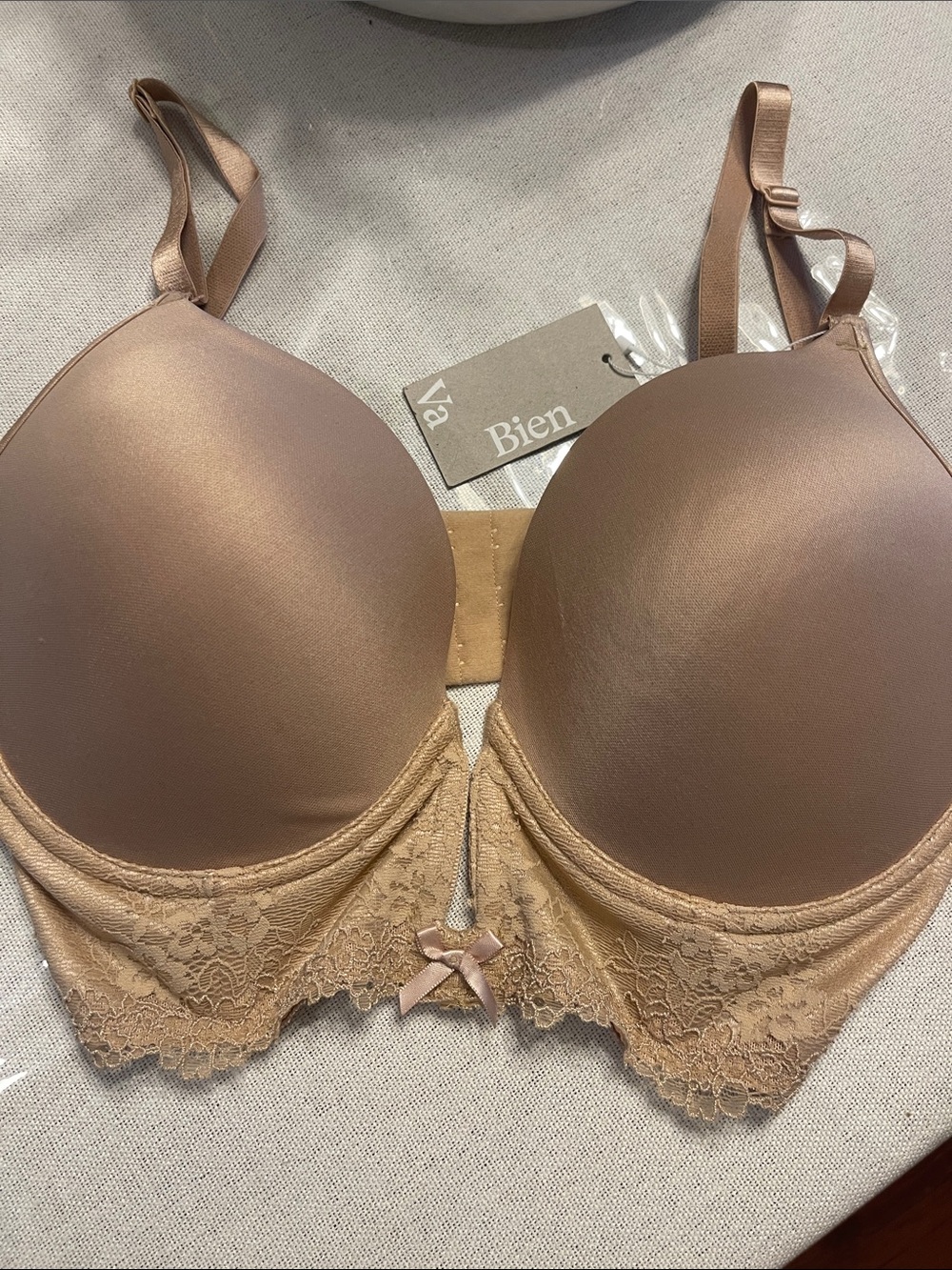 Va Bien Smooth Lace-Trim T-Shirt Bra in Taupe